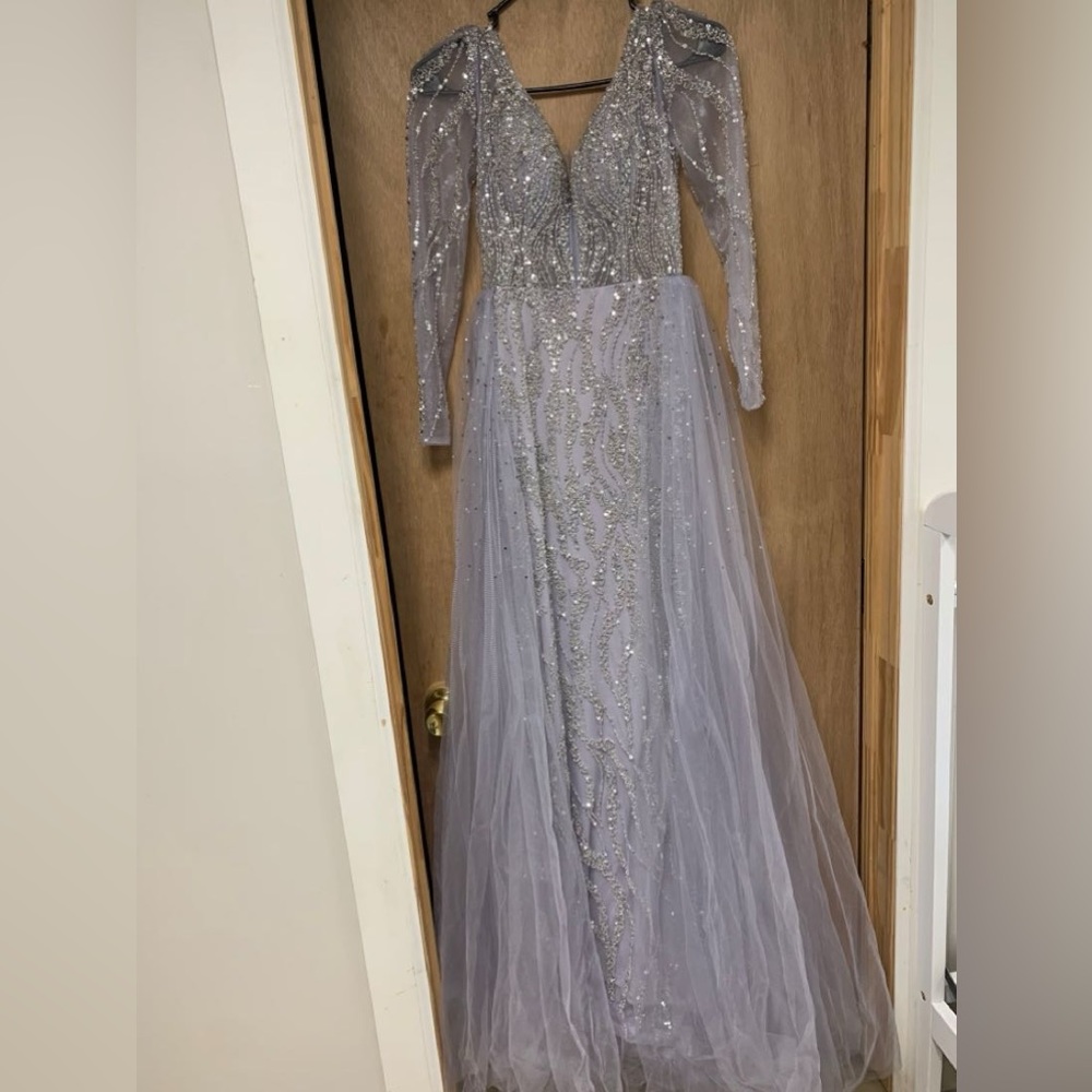Women fancy wedding dress - Picture 4 of 8